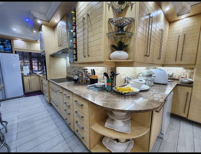 3 BEDROOM HOUSE FOR SALE IN FALCON RIDGE